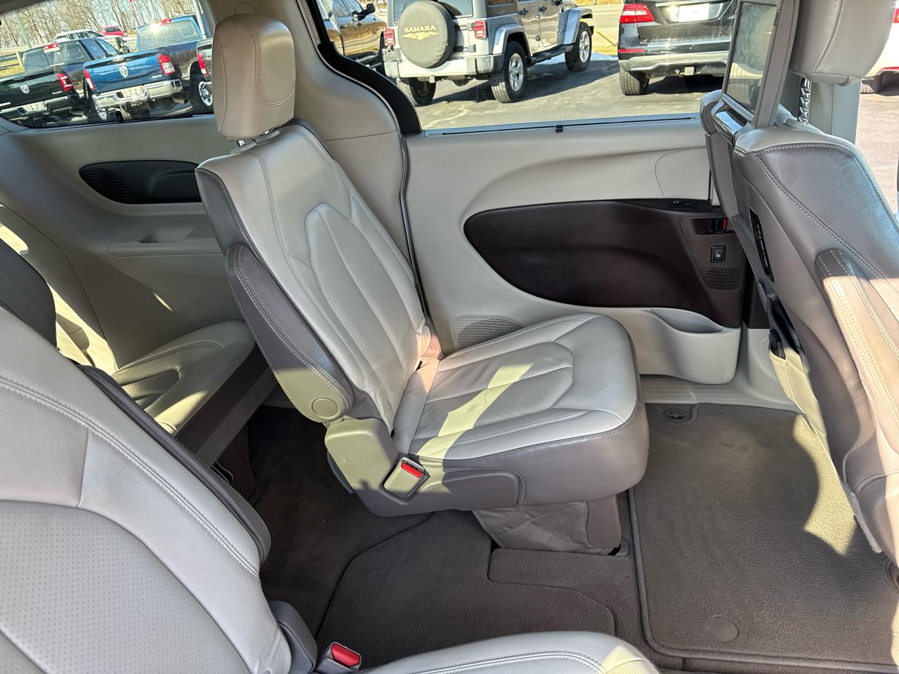 Chrysler Pacifica Touring-L Plus FWD 2017