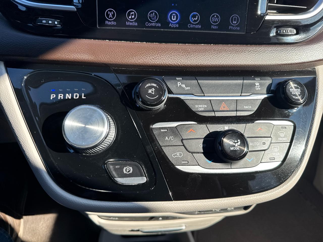 Chrysler Pacifica Touring-L Plus FWD 2017