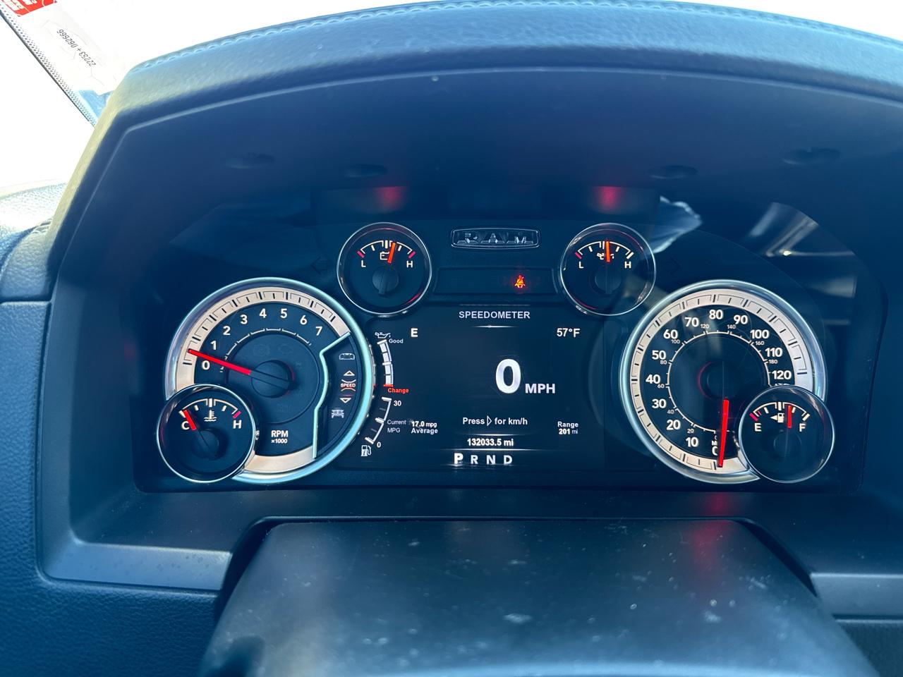 RAM 1500 4WD Quad Cab 140.5" Night 2018