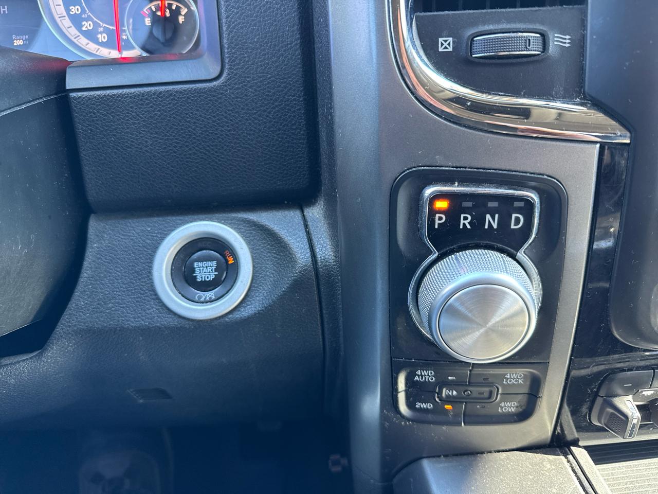 RAM 1500 4WD Quad Cab 140.5" Night 2018