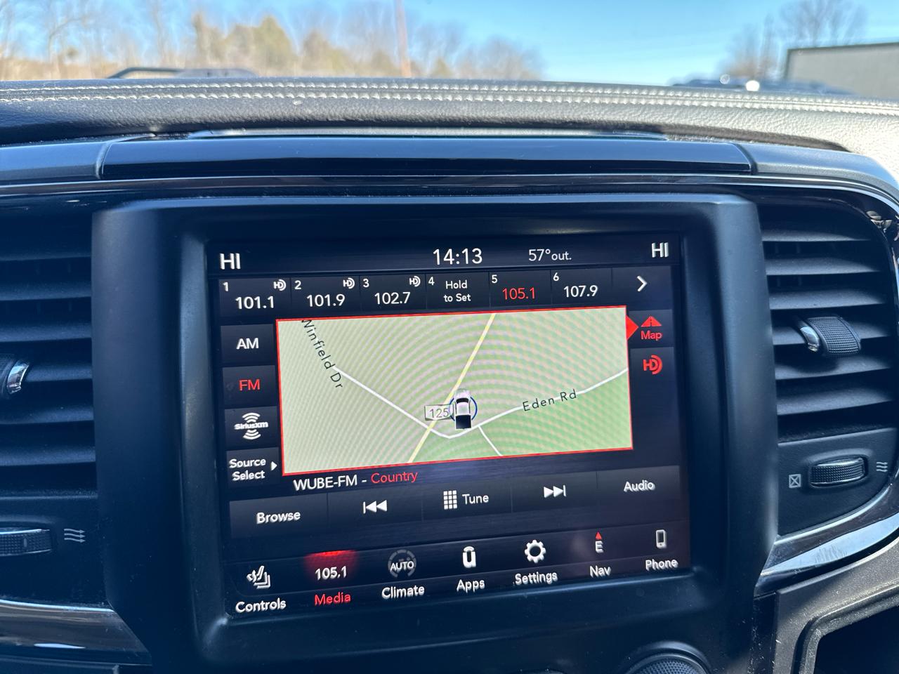 RAM 1500 4WD Quad Cab 140.5" Night 2018