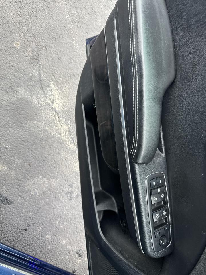 Dodge Charger 4dr Sdn SE RWD 2015