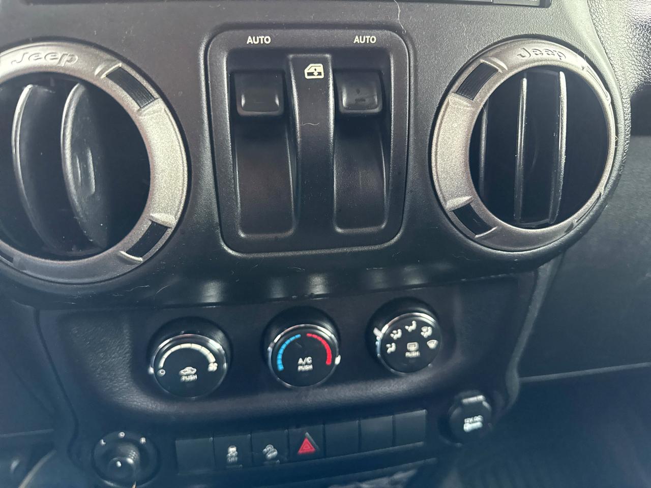 Jeep Wrangler 4WD 2dr Sport 2015