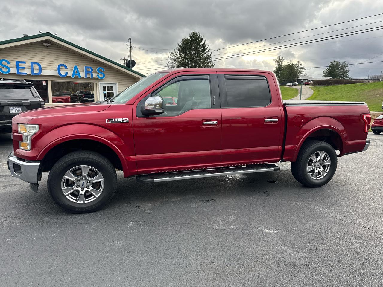 Ford F-150 4WD SuperCrew 145" Lariat 2015