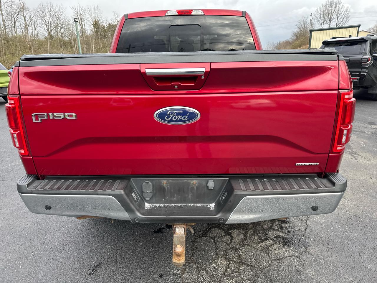 Ford F-150 4WD SuperCrew 145" Lariat 2015