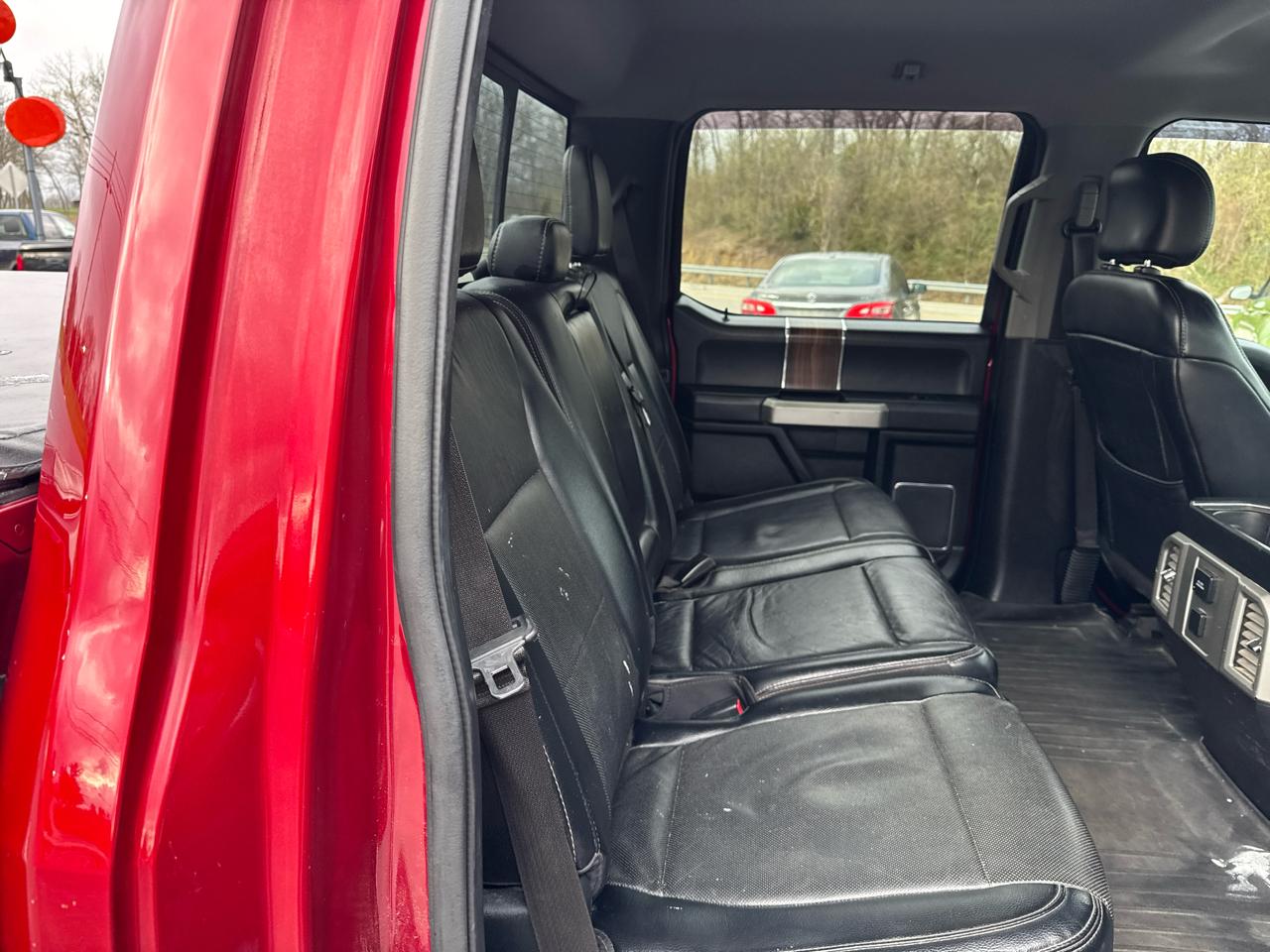 Ford F-150 4WD SuperCrew 145" Lariat 2015