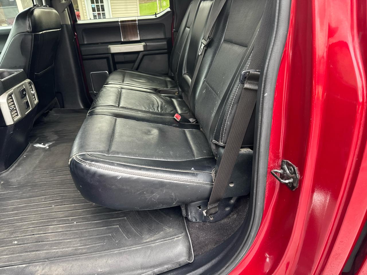 Ford F-150 4WD SuperCrew 145" Lariat 2015