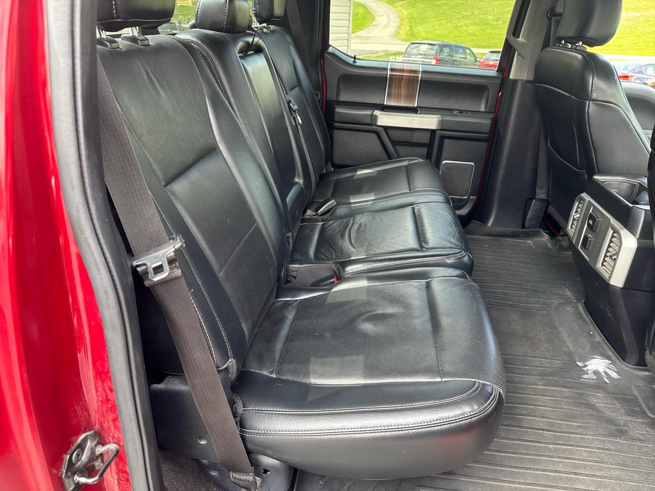 Ford F-150 4WD SuperCrew 145" Lariat 2015