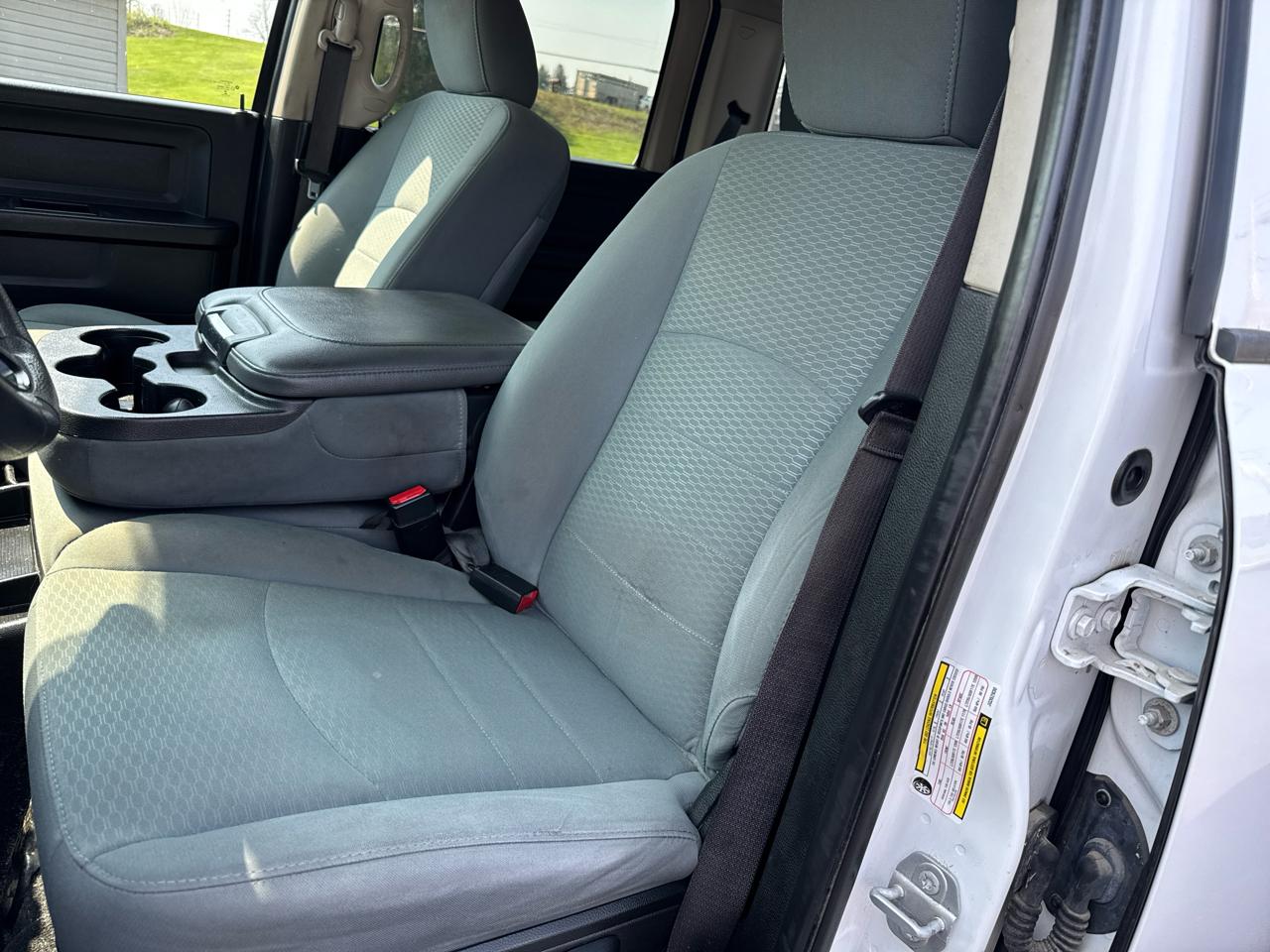 RAM 3500 Tradesman 4x4 Crew Cab 8' Box 2018