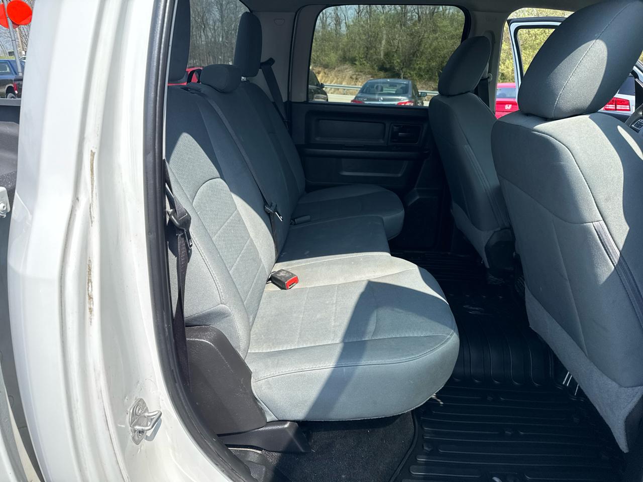 RAM 3500 Tradesman 4x4 Crew Cab 8' Box 2018