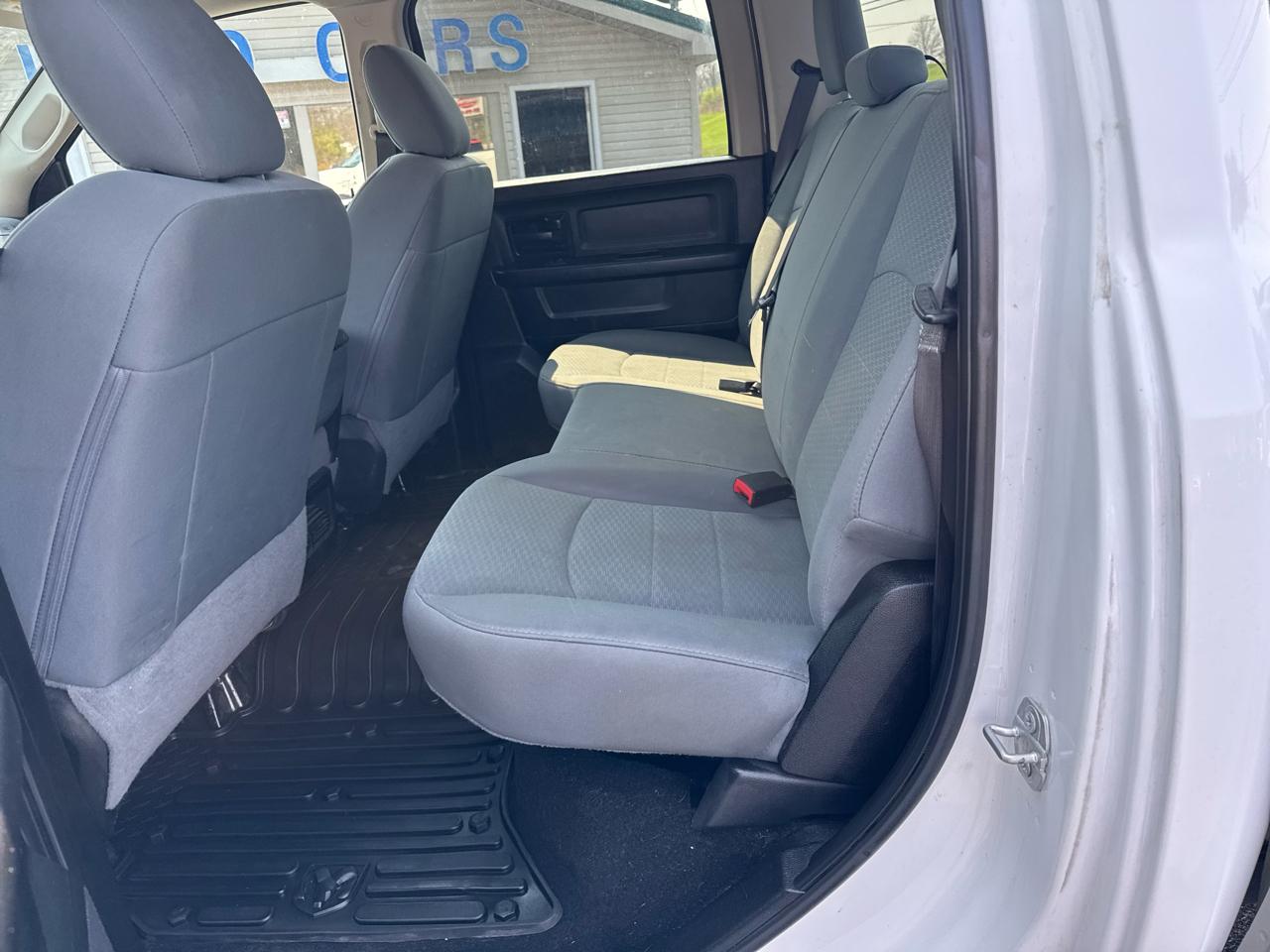 RAM 3500 Tradesman 4x4 Crew Cab 8' Box 2018