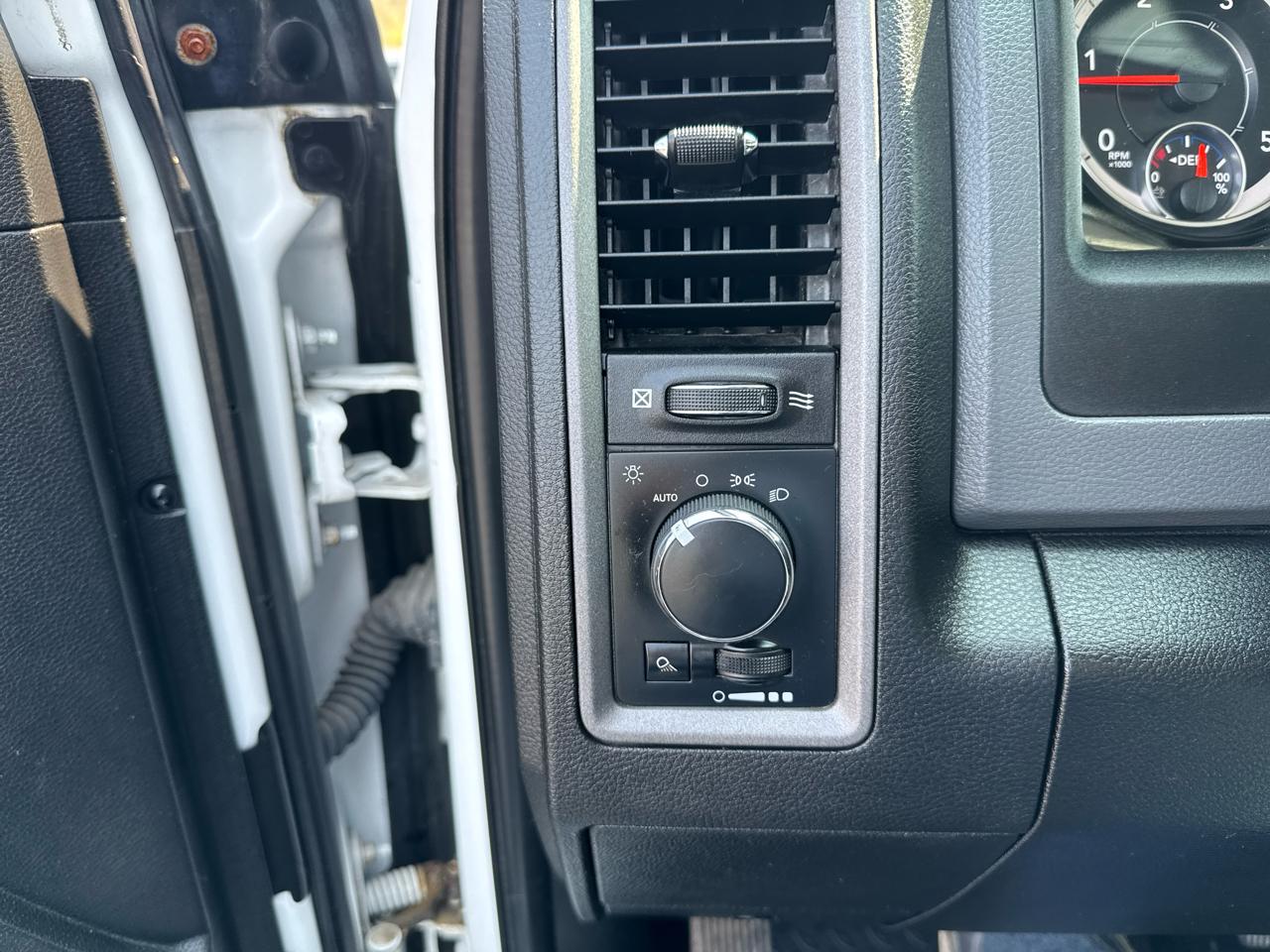 RAM 3500 Tradesman 4x4 Crew Cab 8' Box 2018