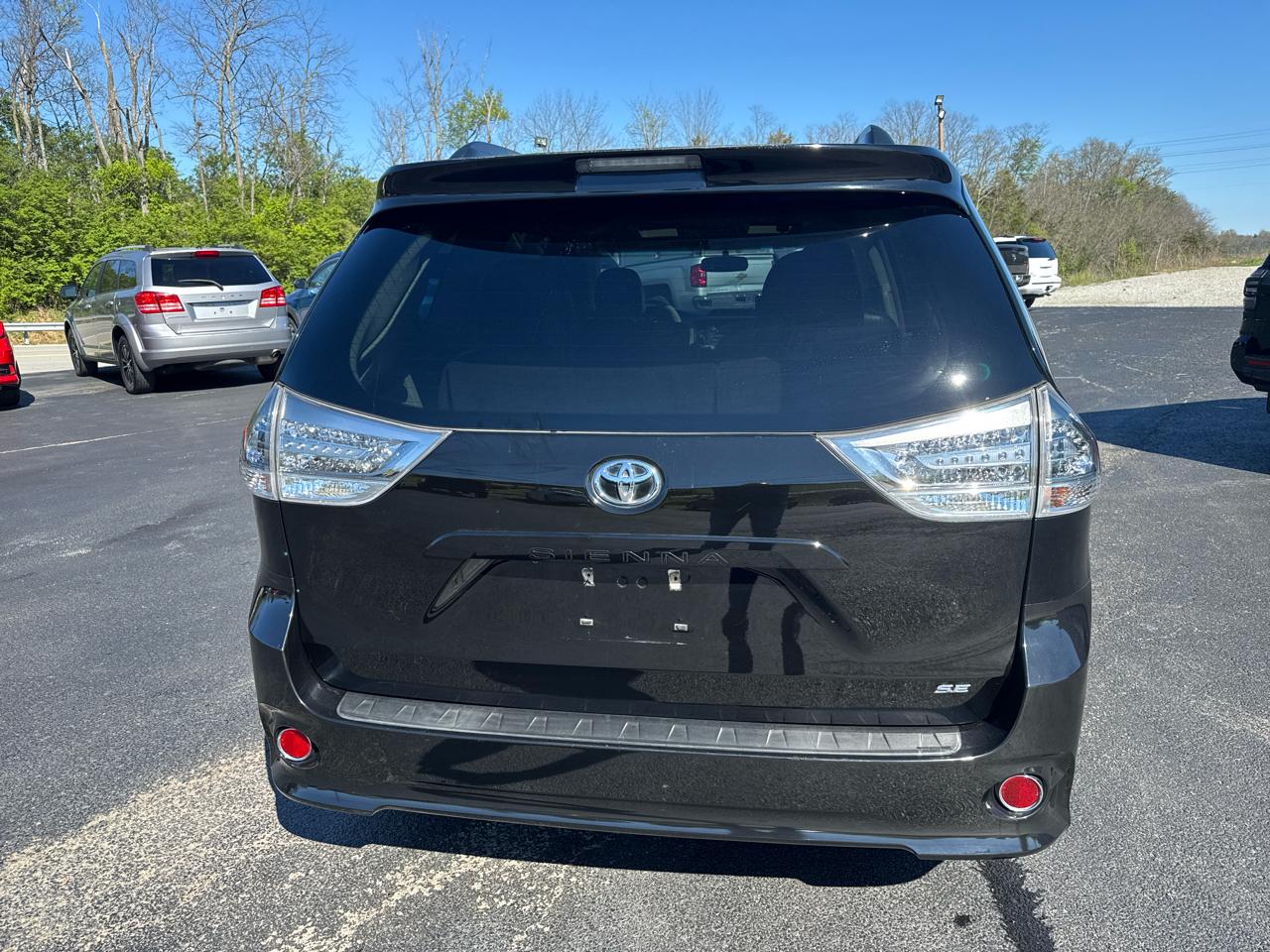 Toyota Sienna 5dr 8-Pass Van V6 SE FWD (Natl) 2012