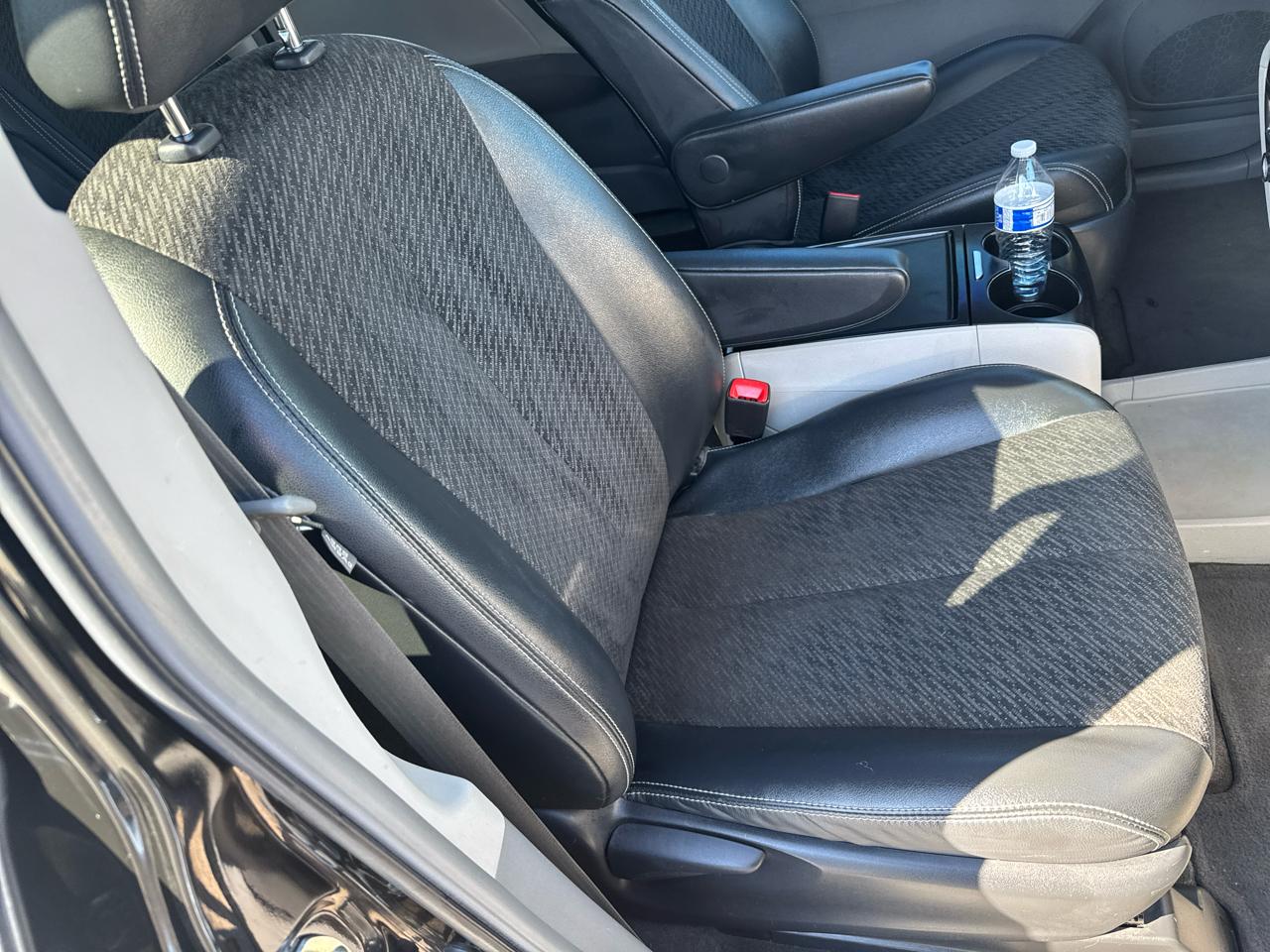 Toyota Sienna 5dr 8-Pass Van V6 SE FWD (Natl) 2012