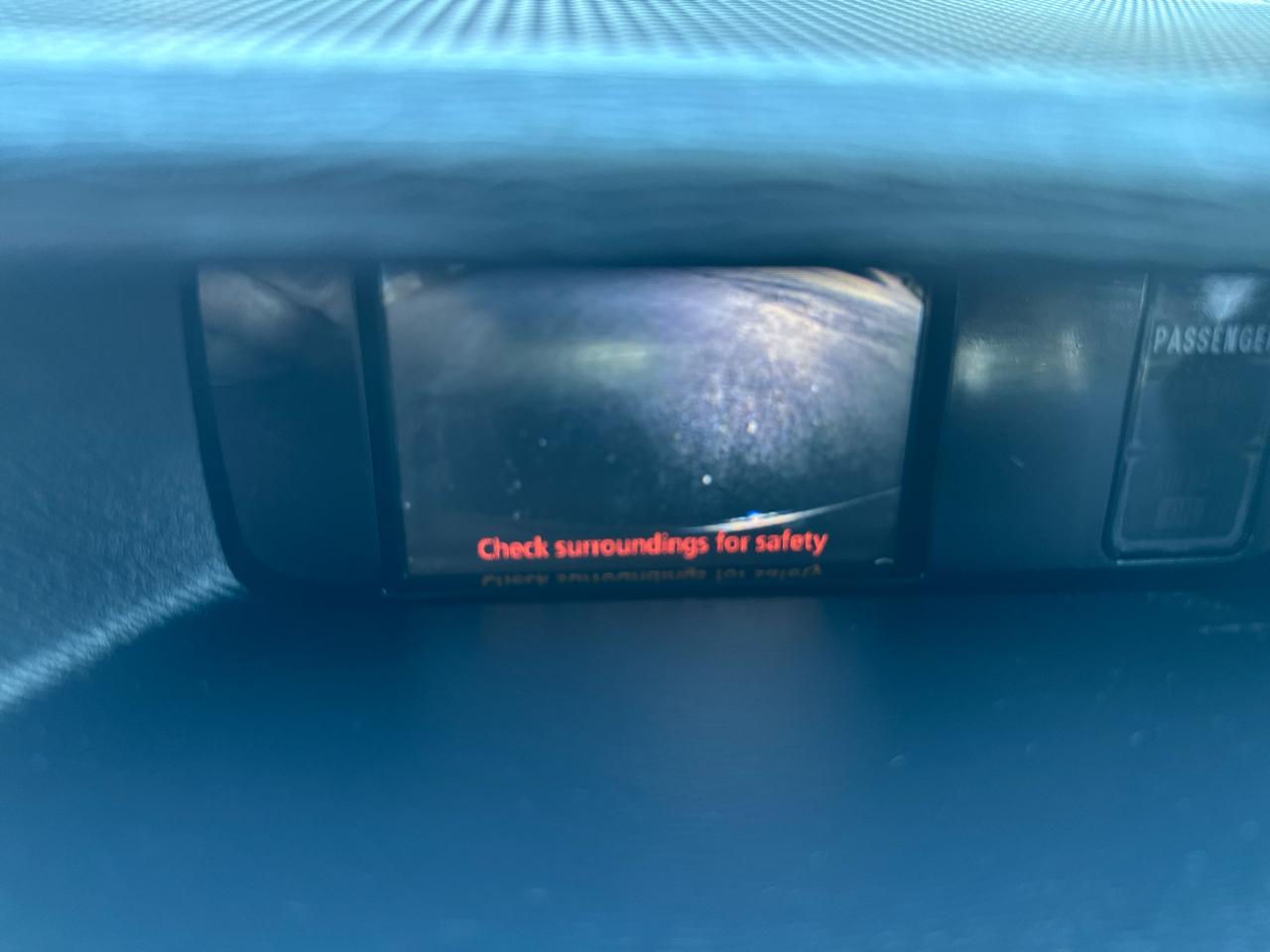 Toyota Sienna 5dr 8-Pass Van V6 SE FWD (Natl) 2012