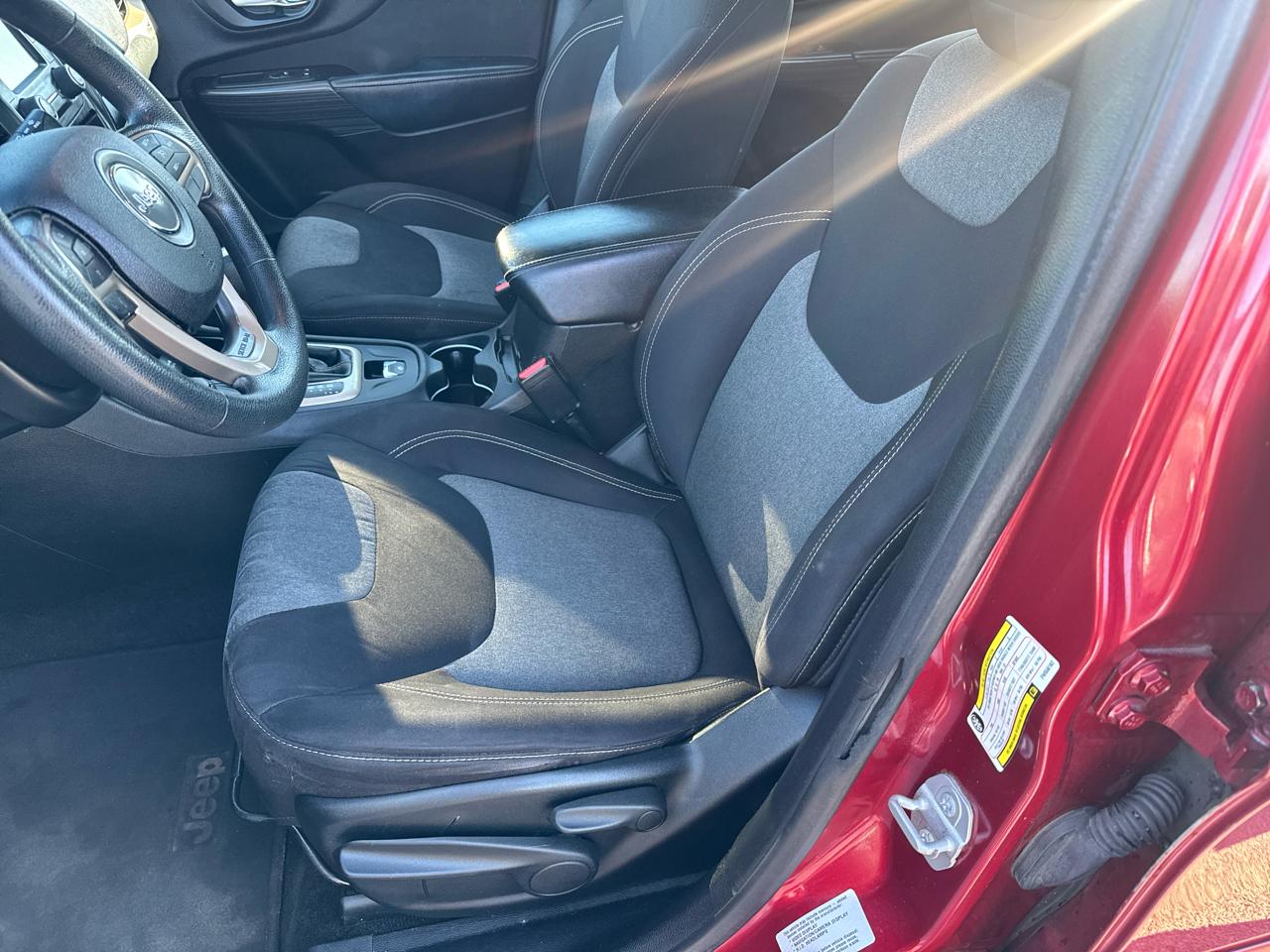 Jeep Cherokee 4WD 4dr Sport 2015