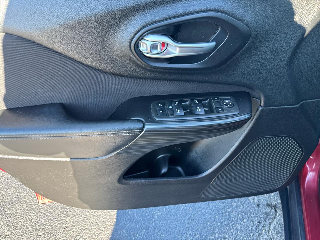 Jeep Cherokee 4WD 4dr Sport 2015