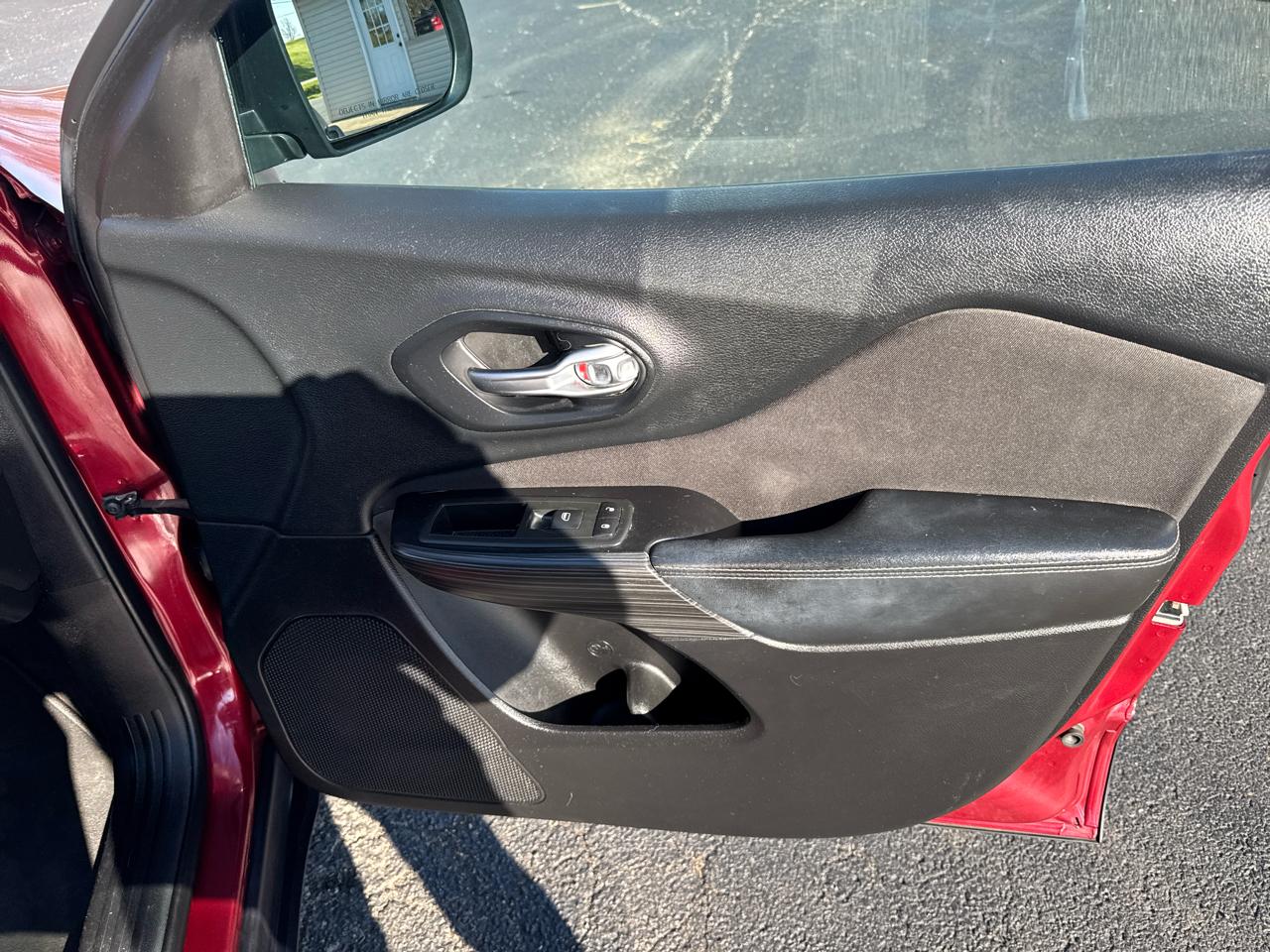 Jeep Cherokee 4WD 4dr Sport 2015