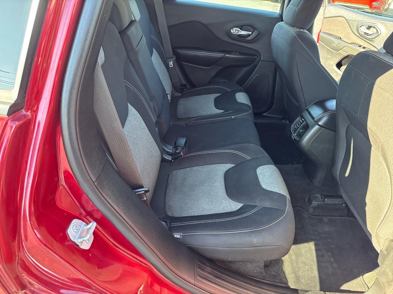 Jeep Cherokee 4WD 4dr Sport 2015