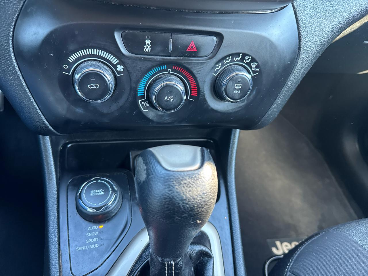 Jeep Cherokee 4WD 4dr Sport 2015