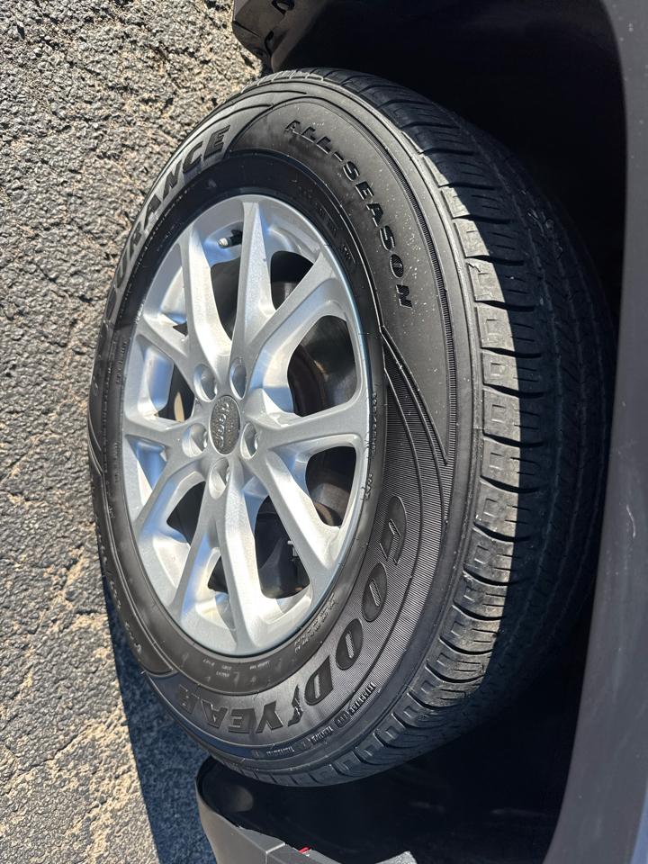 Jeep Cherokee 4WD 4dr Sport 2015