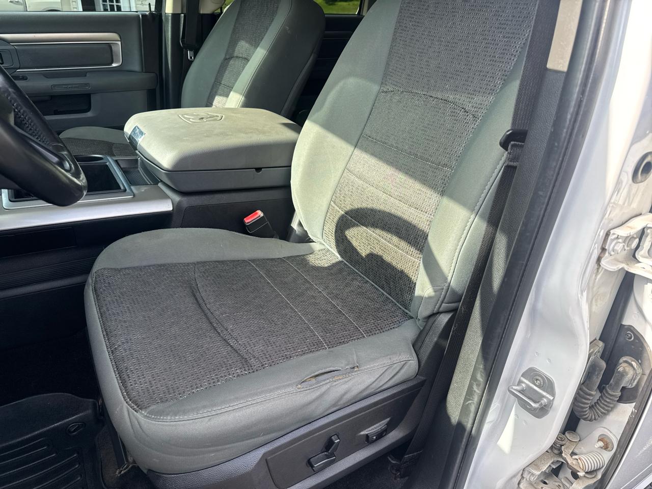 RAM 1500 4WD Crew Cab 140.5" Big Horn 2015