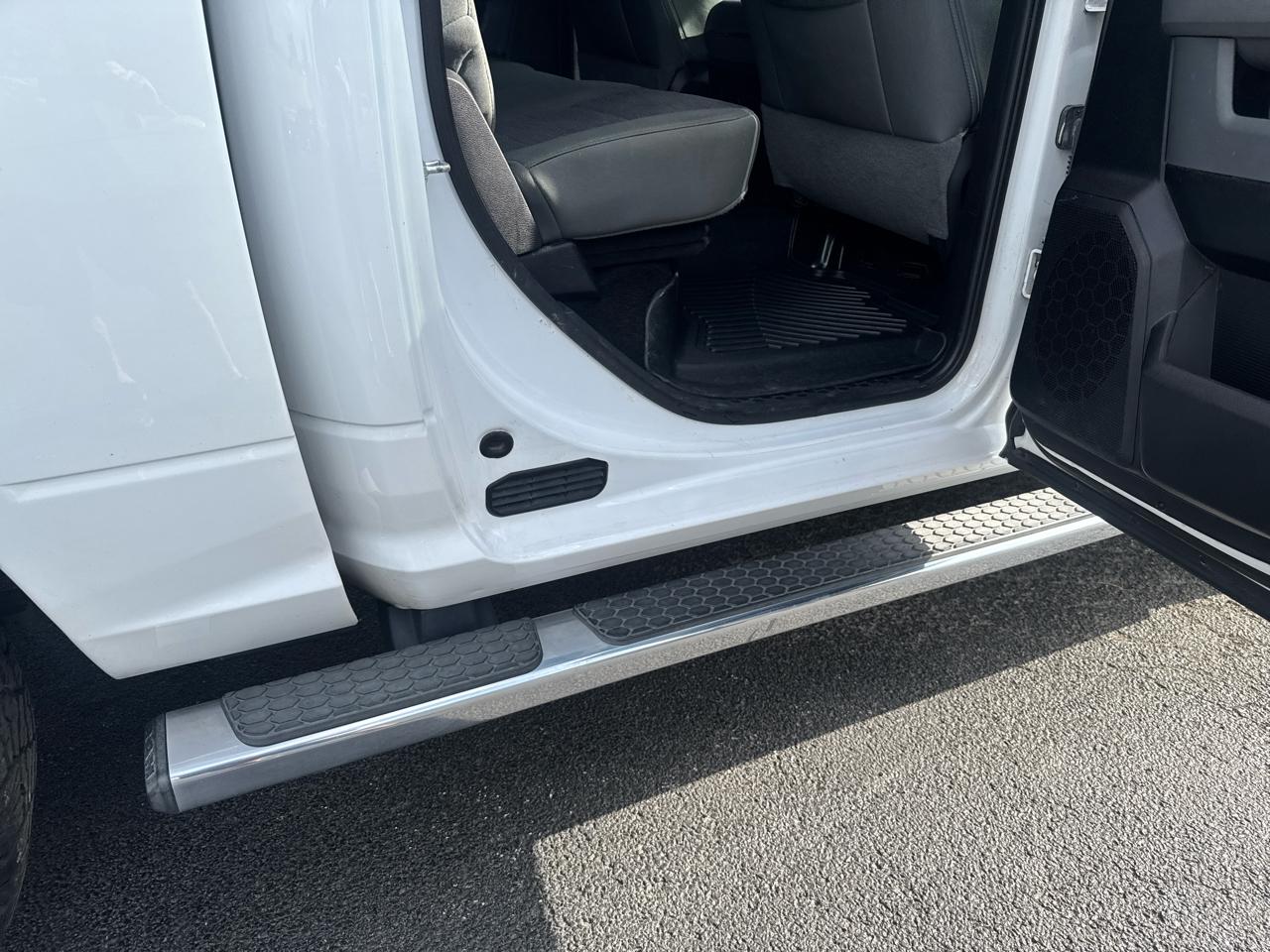 RAM 1500 4WD Crew Cab 140.5" Big Horn 2015