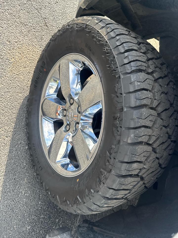 RAM 1500 4WD Crew Cab 140.5" Big Horn 2015