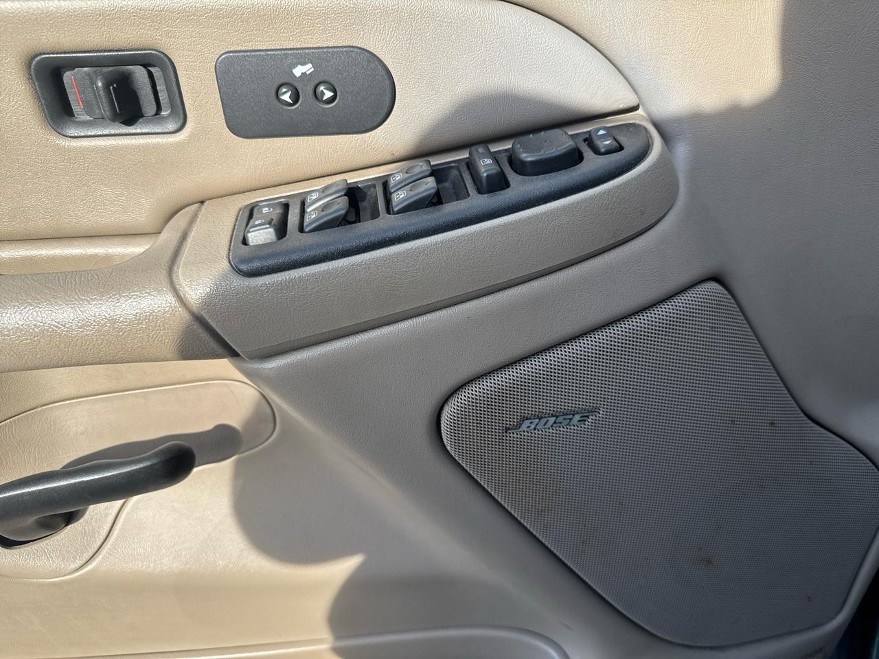 Chevrolet Suburban 4dr 1500 4WD Z71 2004