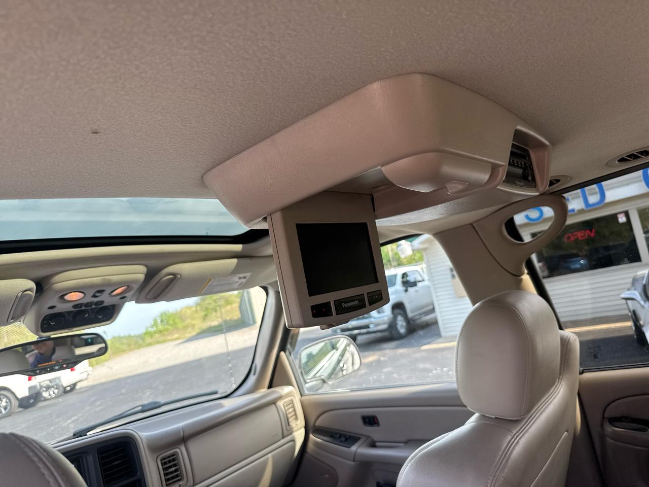 Chevrolet Suburban 4dr 1500 4WD Z71 2004