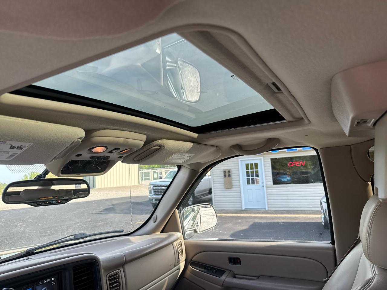 Chevrolet Suburban 4dr 1500 4WD Z71 2004