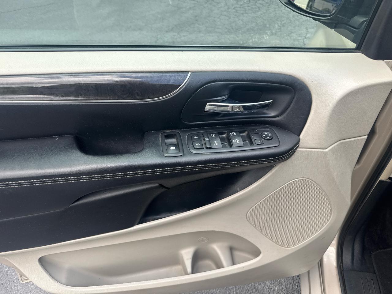 Chrysler Town & Country 4dr Wgn Touring 2016