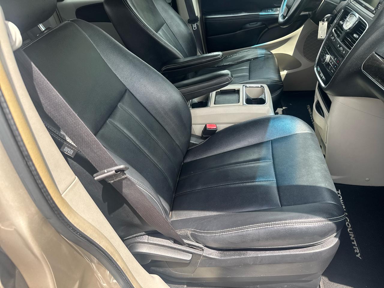 Chrysler Town & Country 4dr Wgn Touring 2016
