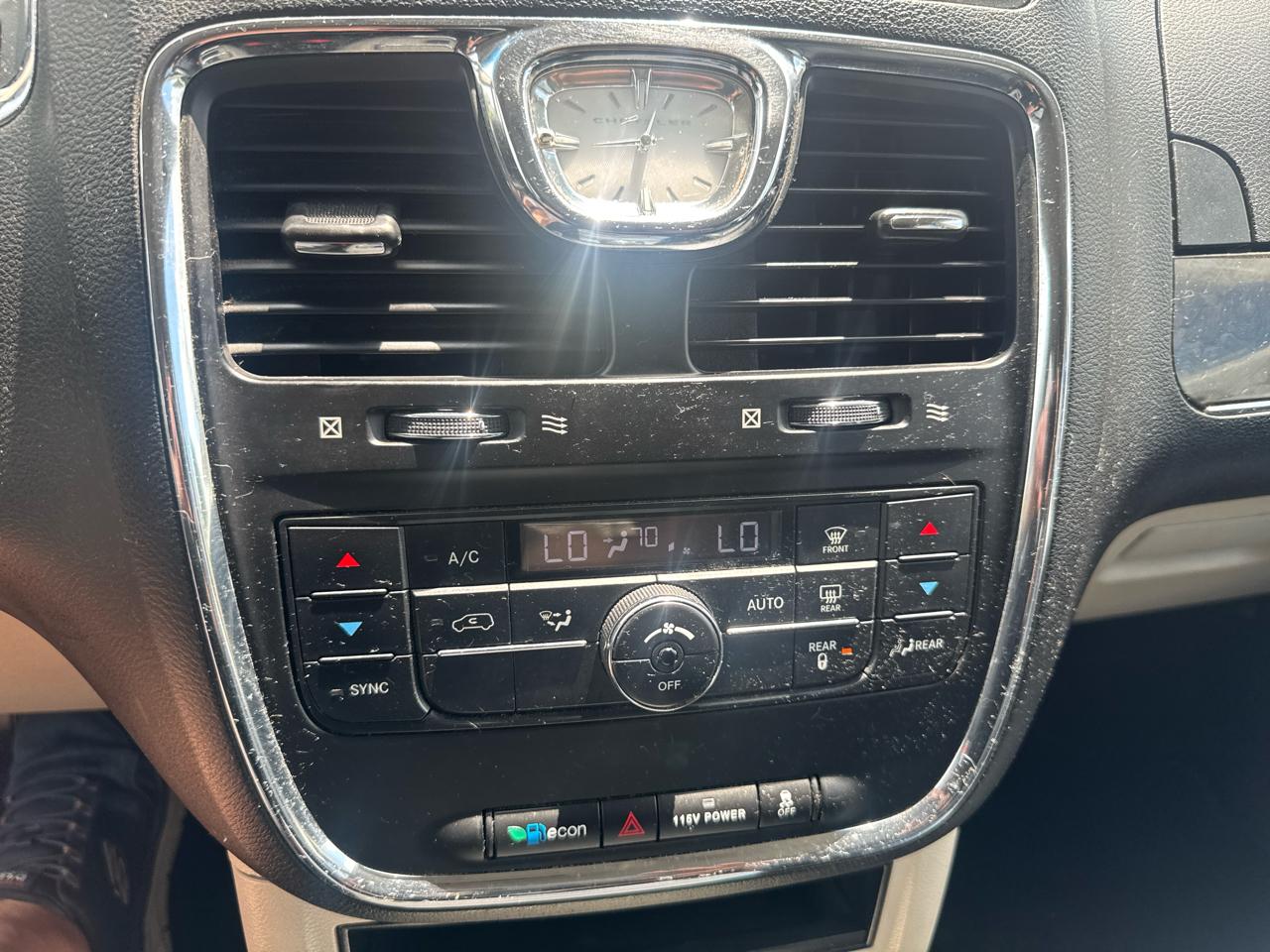 Chrysler Town & Country 4dr Wgn Touring 2016