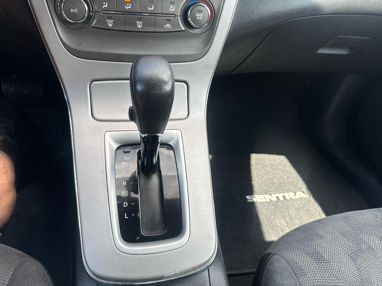 Nissan Sentra 4dr Sdn I4 CVT SV 2013