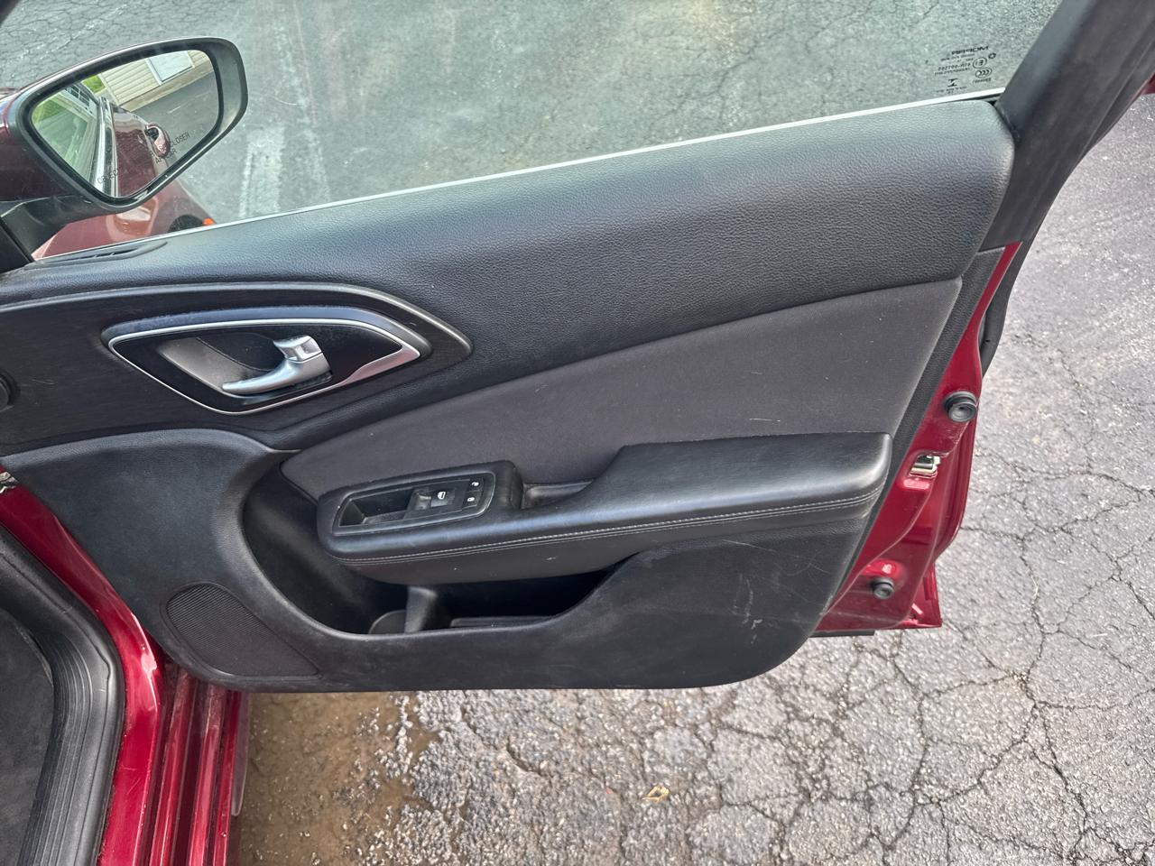 Chrysler 200 4dr Sdn Limited FWD 2015
