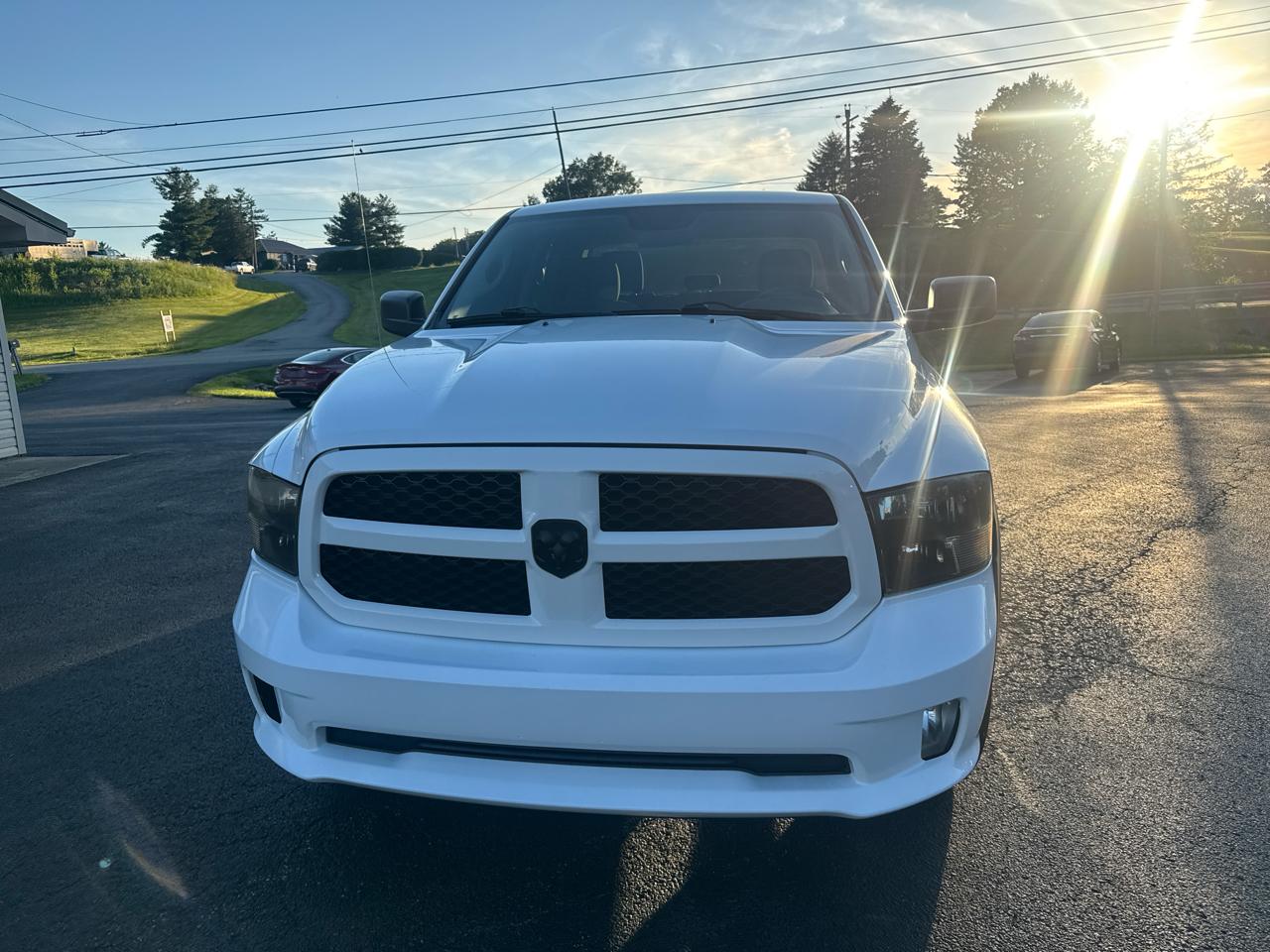 RAM 1500 4WD Crew Cab 140.5" Express 2015