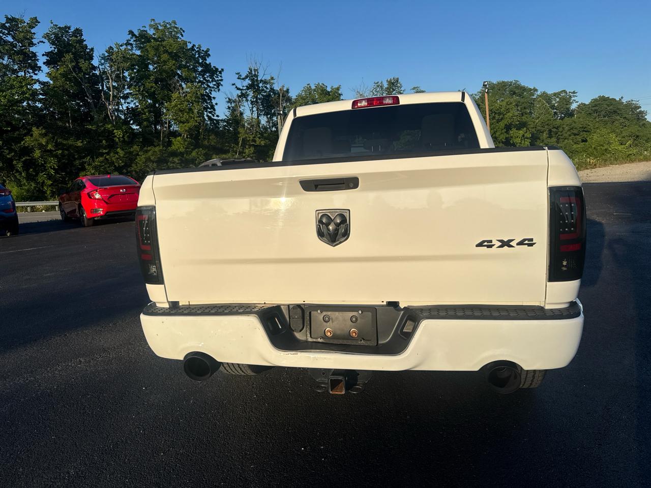 RAM 1500 4WD Crew Cab 140.5" Express 2015