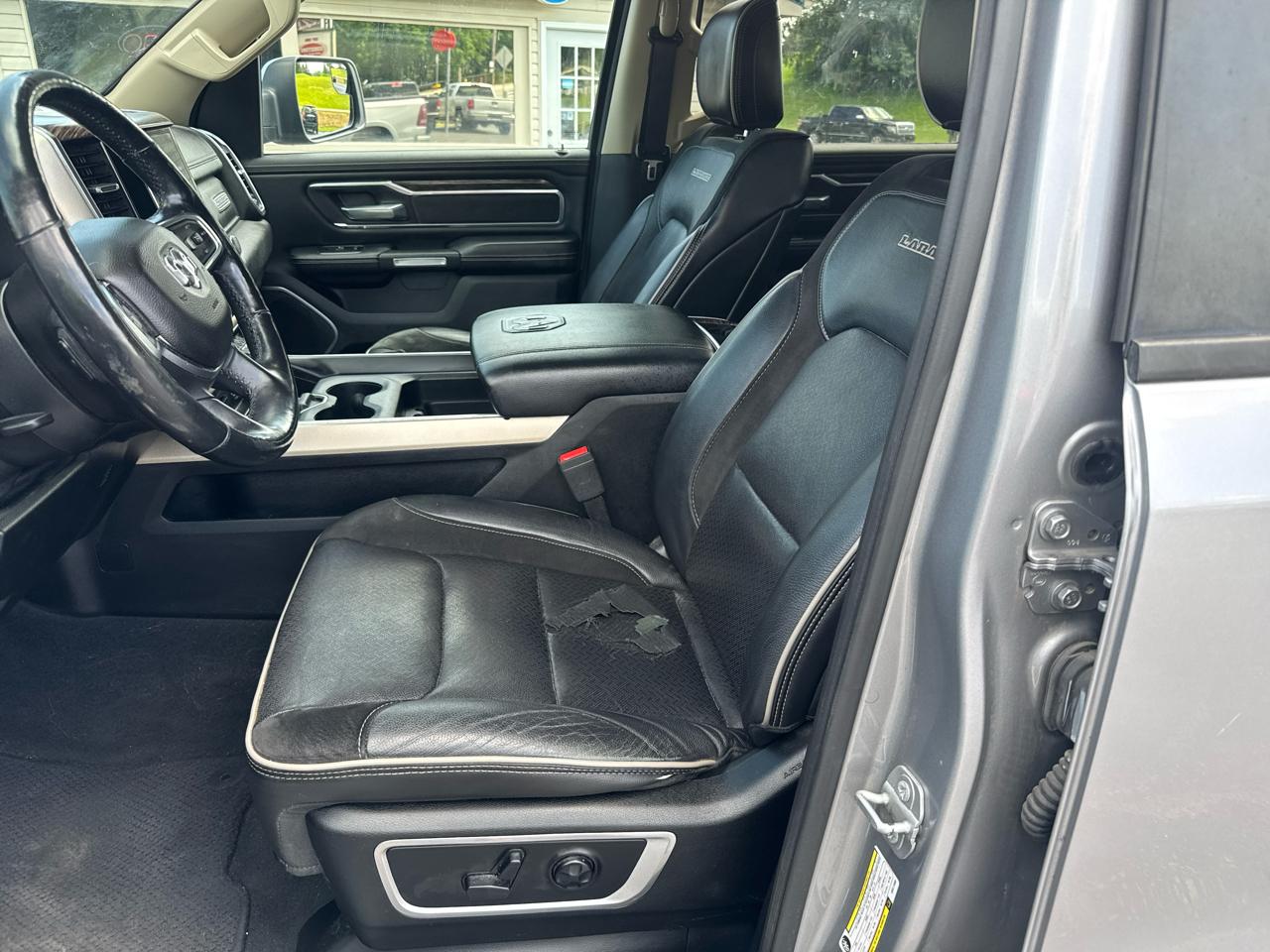 RAM 1500 Laramie 4x4 Crew Cab 5'7" Box 2019