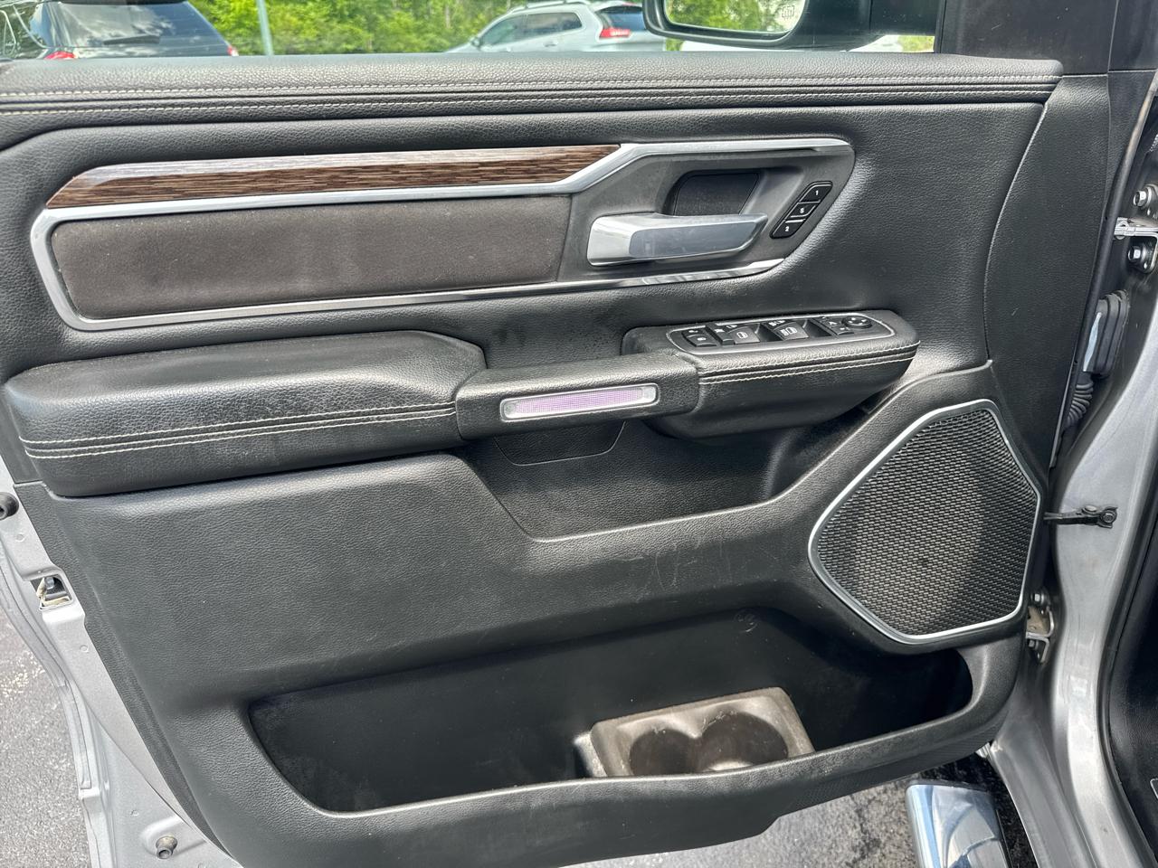 RAM 1500 Laramie 4x4 Crew Cab 5'7" Box 2019