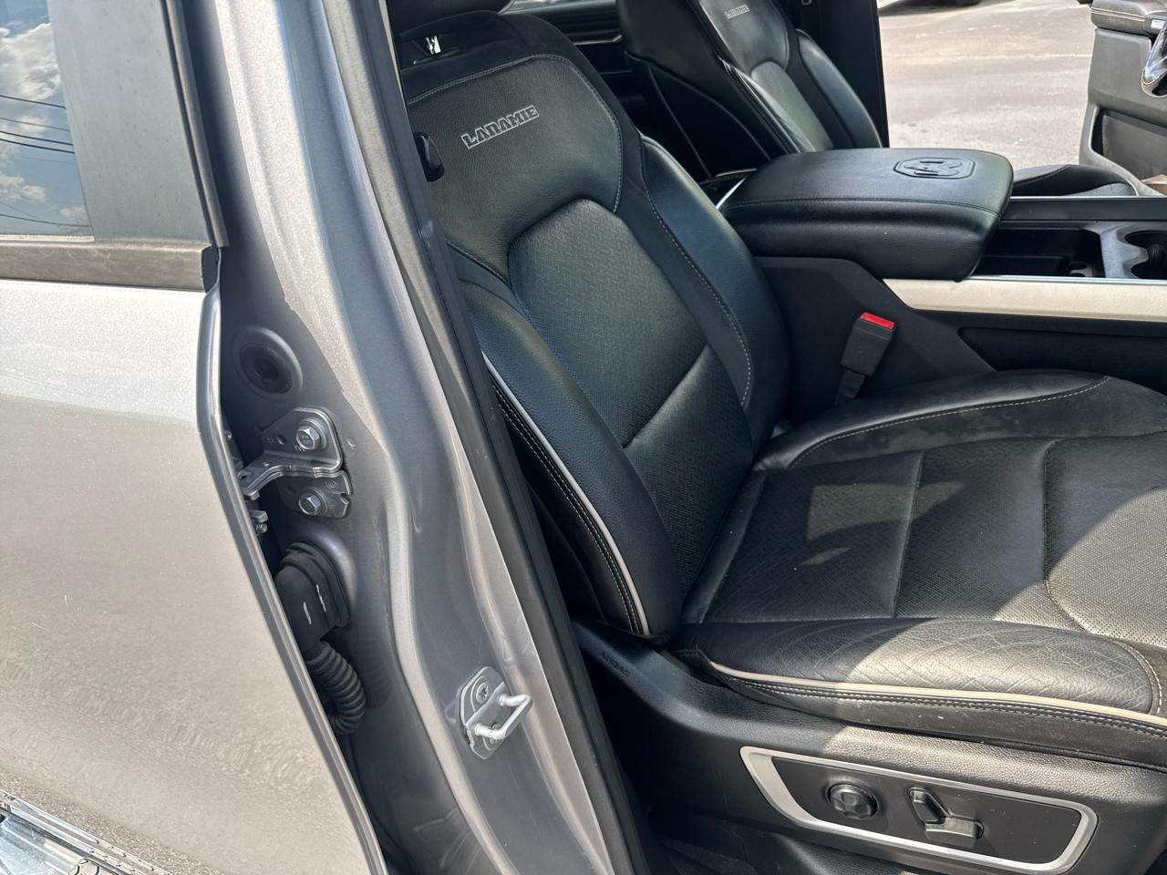 RAM 1500 Laramie 4x4 Crew Cab 5'7" Box 2019