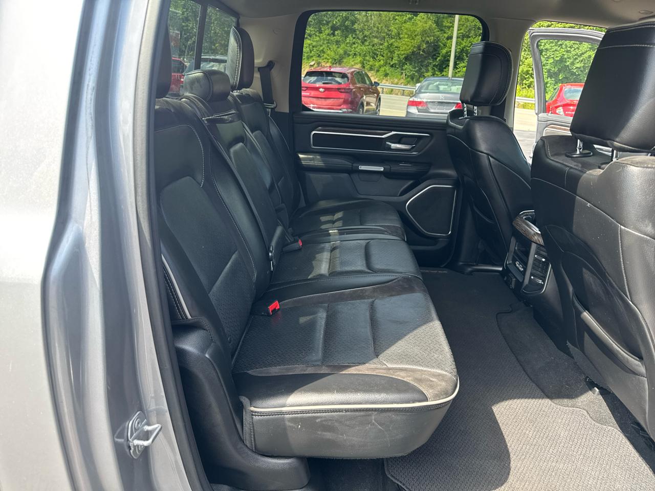 RAM 1500 Laramie 4x4 Crew Cab 5'7" Box 2019