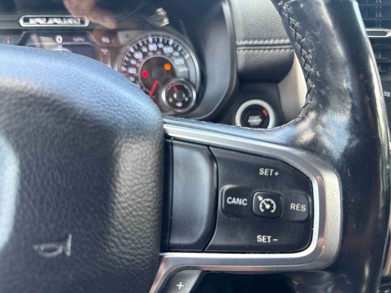 RAM 1500 Laramie 4x4 Crew Cab 5'7" Box 2019