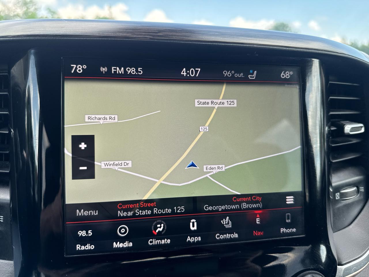 RAM 1500 Laramie 4x4 Crew Cab 5'7" Box 2019