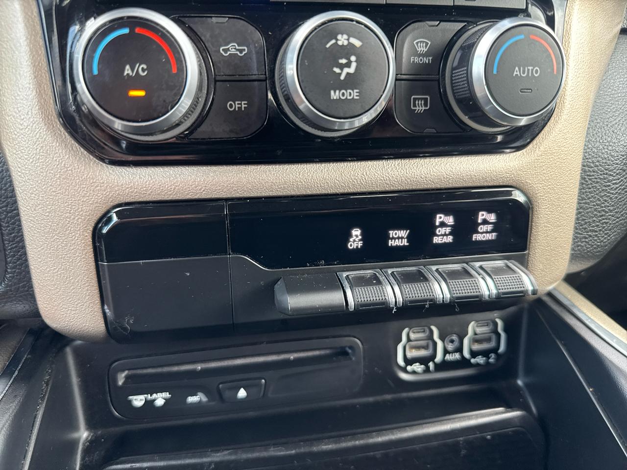RAM 1500 Laramie 4x4 Crew Cab 5'7" Box 2019