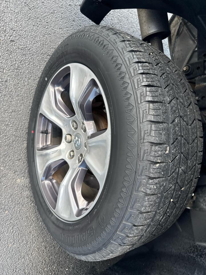 RAM 1500 Laramie 4x4 Crew Cab 5'7" Box 2019