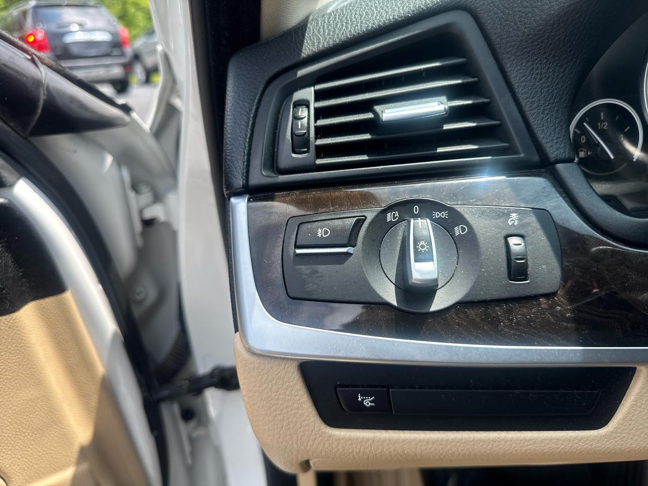 BMW 5 Series 4dr Sdn 535i xDrive AWD 2014