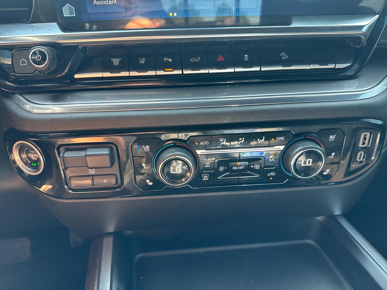Chevrolet Silverado 2500HD 4WD Crew Cab 159" High Country 2024