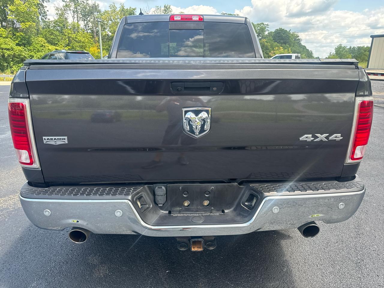 RAM 1500 Laramie 4x4 Crew Cab 5'7" Box 2017