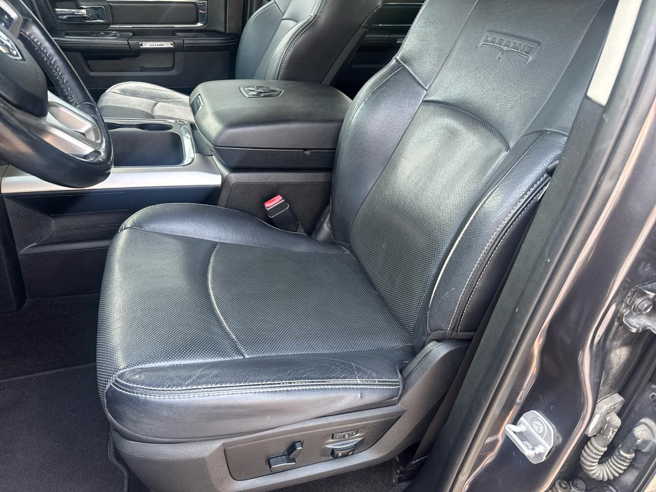 RAM 1500 Laramie 4x4 Crew Cab 5'7" Box 2017
